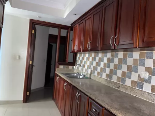 apartamentos - Apartamento en Alquiler 225 Mts2 en La Rosaleda  4