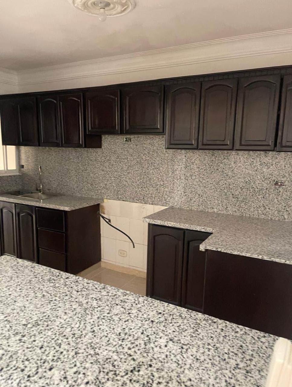 apartamentos - venta de apartamento en Alma Rosa 3er nivel de 135mts Santo Domingo  2