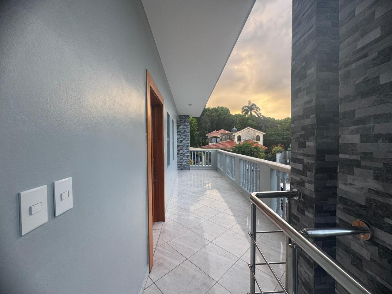 apartamentos - Espacioso apartamento en segundo nivel con buena ubicación cerca de todo  7
