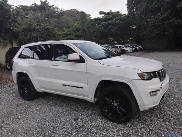 jeepetas y camionetas - JEEP GRAND CHEROKEE LATITUD 4X4 2018 3