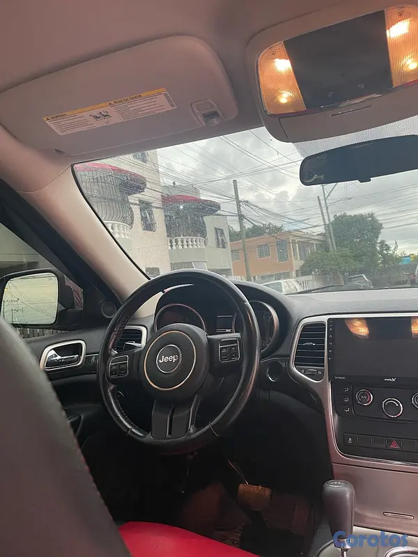 jeepetas y camionetas - Jeep Grand Cherokee 4x4 Laredo   3