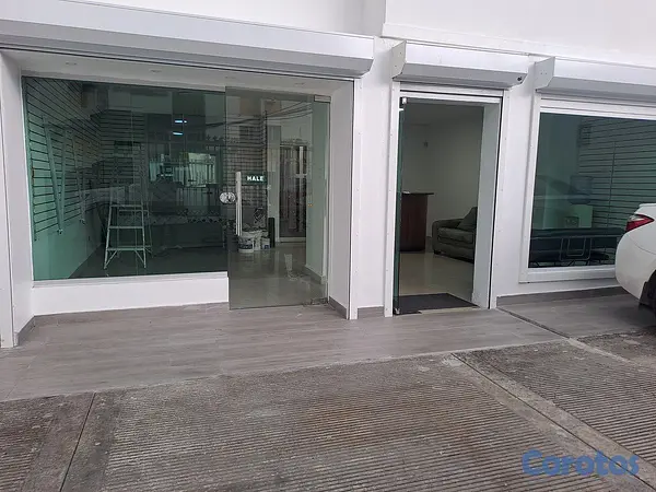 oficinas y locales comerciales - Alquilo local 1er piso 95 mts en Ens. Quisqueya  8