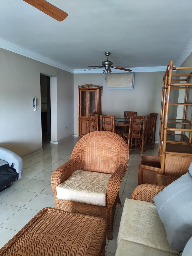 apartamentos - VENDO Excelente oportunidad en la Zona Universitaria! 3er nivel, 124 m. 4