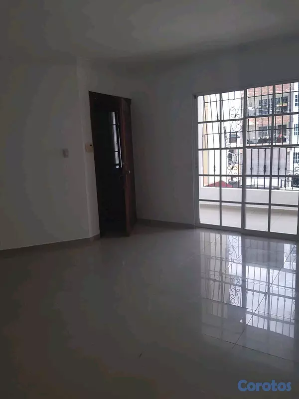 apartamentos - ALQUILO, APTO. AMPLIO PROX. A CARREFOUR  2