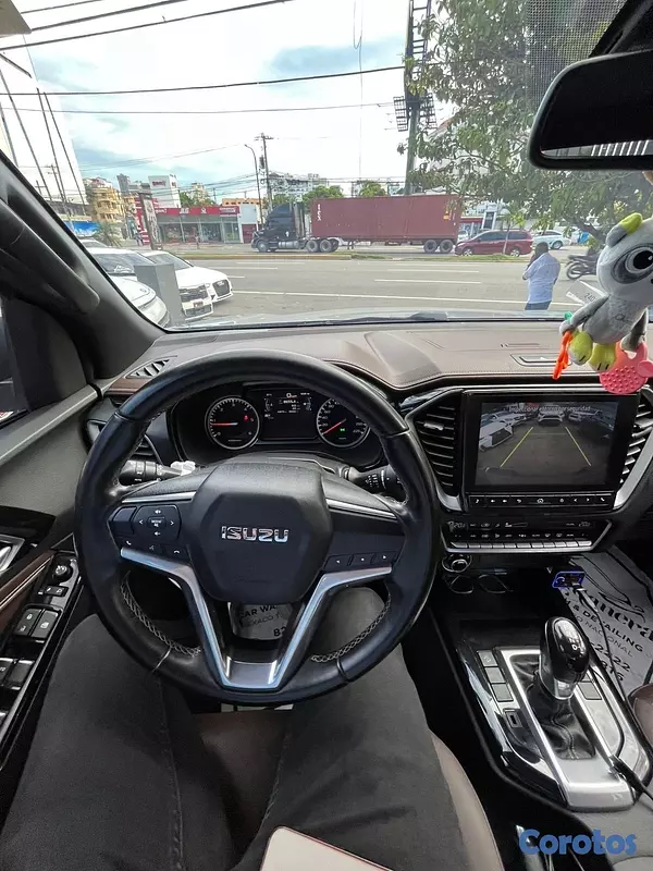 jeepetas y camionetas - Isuzu Dmax LSE 2022
 4