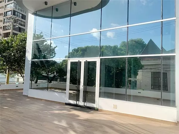 oficinas y locales comerciales - Local en torre corporativa 3