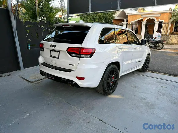 jeepetas y camionetas - Jeep Grand Cherokee SRT  4