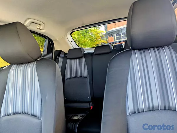 carros - Mazda Demio 2020 8