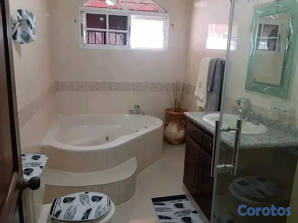 casas - Cómoda y amplia casa en lugar tranquilo y seguro con patio  8