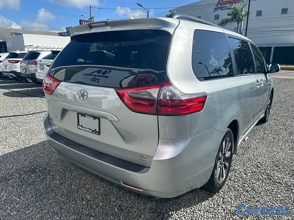 jeepetas y camionetas - TOYOTA SIENNA LE AWD 2020 8