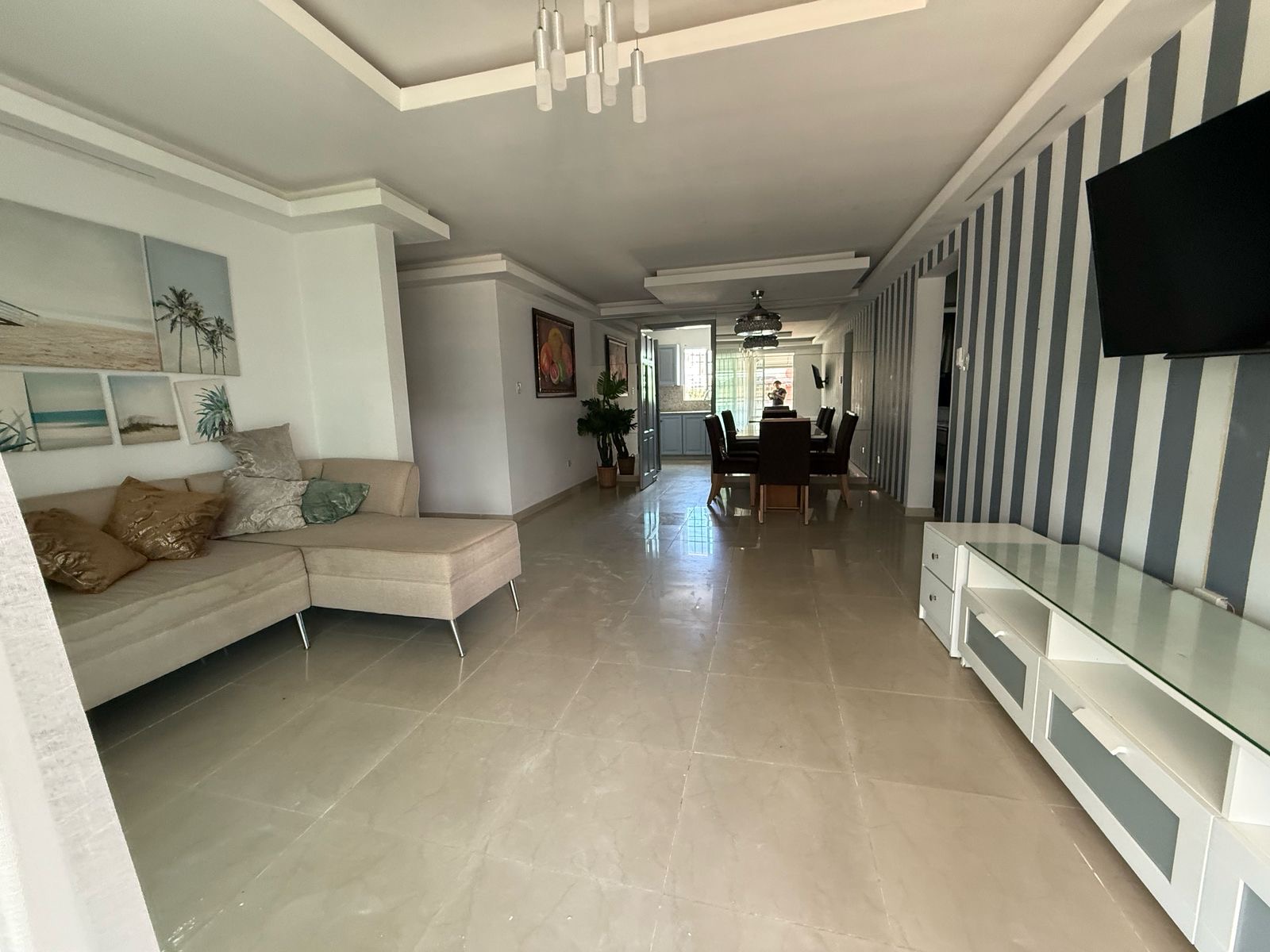 apartamentos - Vendo Renacimiento tercer nivel , a escaleras 🪜 d 5