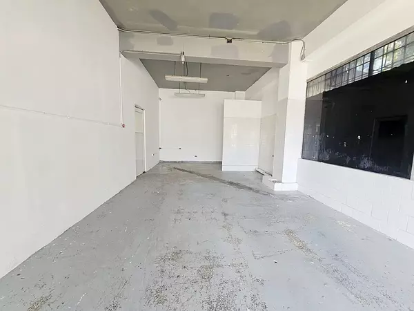oficinas y locales comerciales - Local en la Esperilla 4