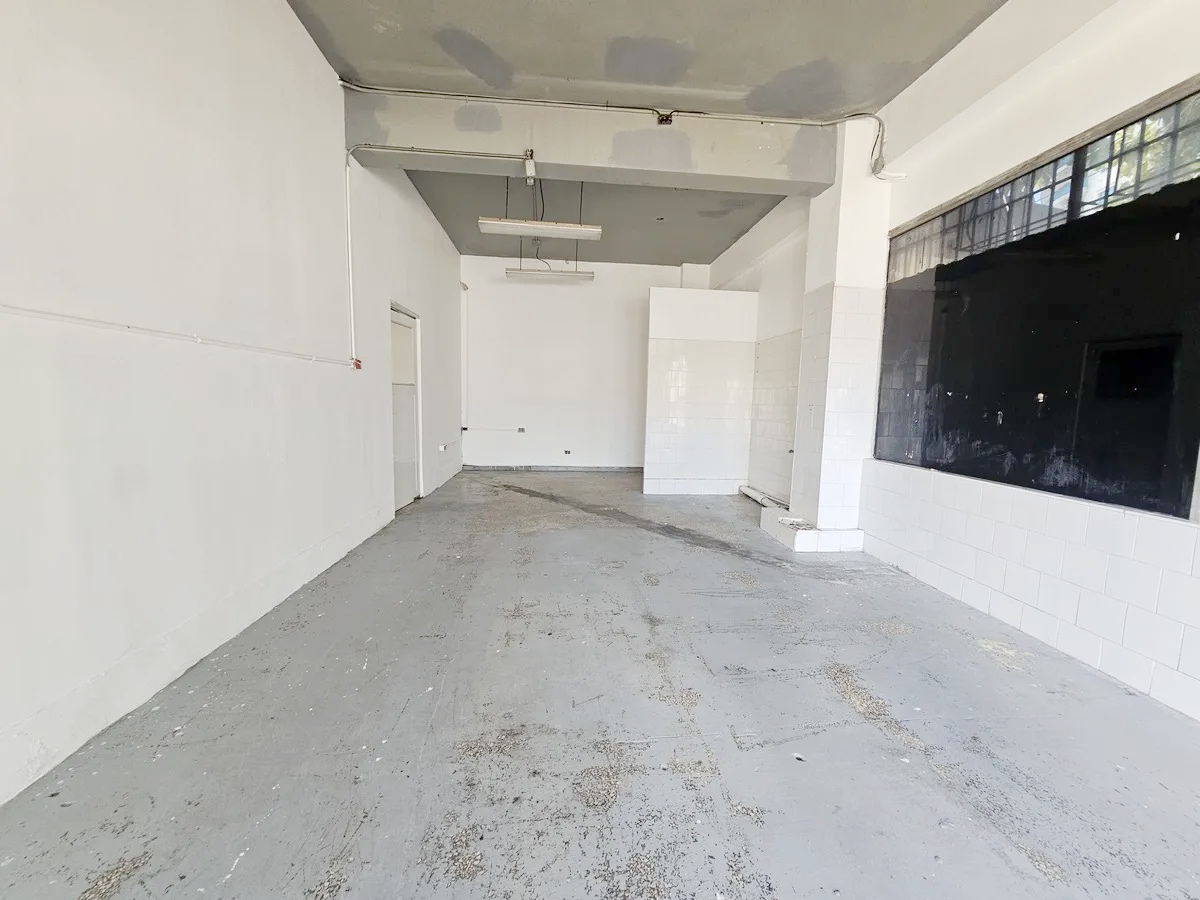 oficinas y locales comerciales - Local en la Esperilla 3