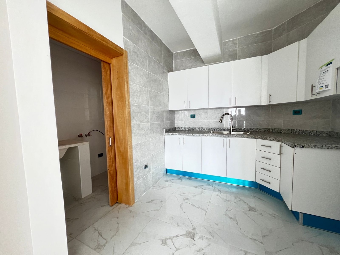 apartamentos - Vendo en el millón piso 6 dos habitaciones dos parqueos techados balcón 2.5 baño 7