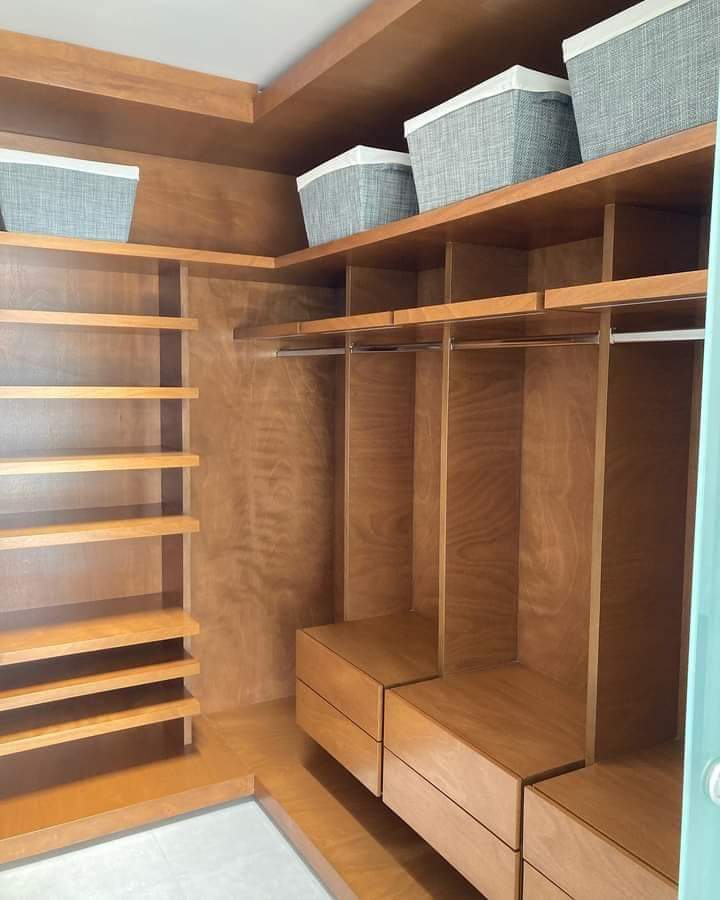 muebles y colchones - Closet en madera moderno 