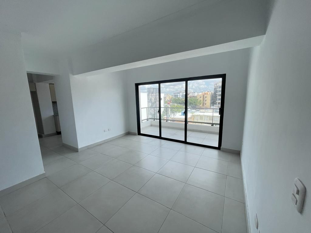 apartamentos - Apartamento 4to piso en Evaristo Morales  1