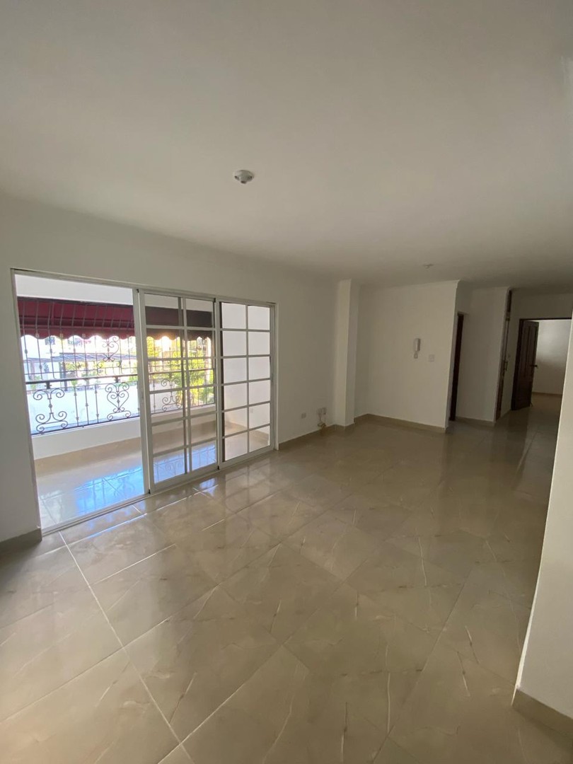 apartamentos - Alquilo amplio apto clásico/remodelado, 3er piso, en Renacimiento Código: PD174 8
