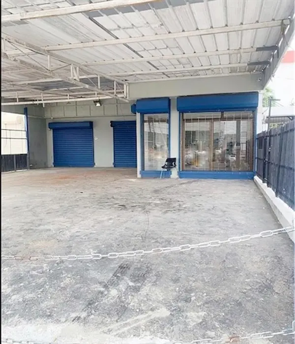 oficinas y locales comerciales - Local en Bella Vista Primer nivel  3