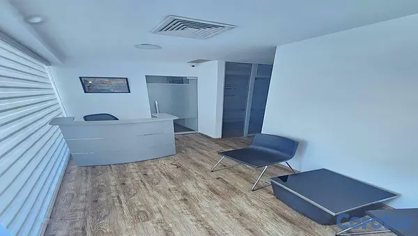 oficinas y locales comerciales - Alquiler de oficina en plaza comercial 2