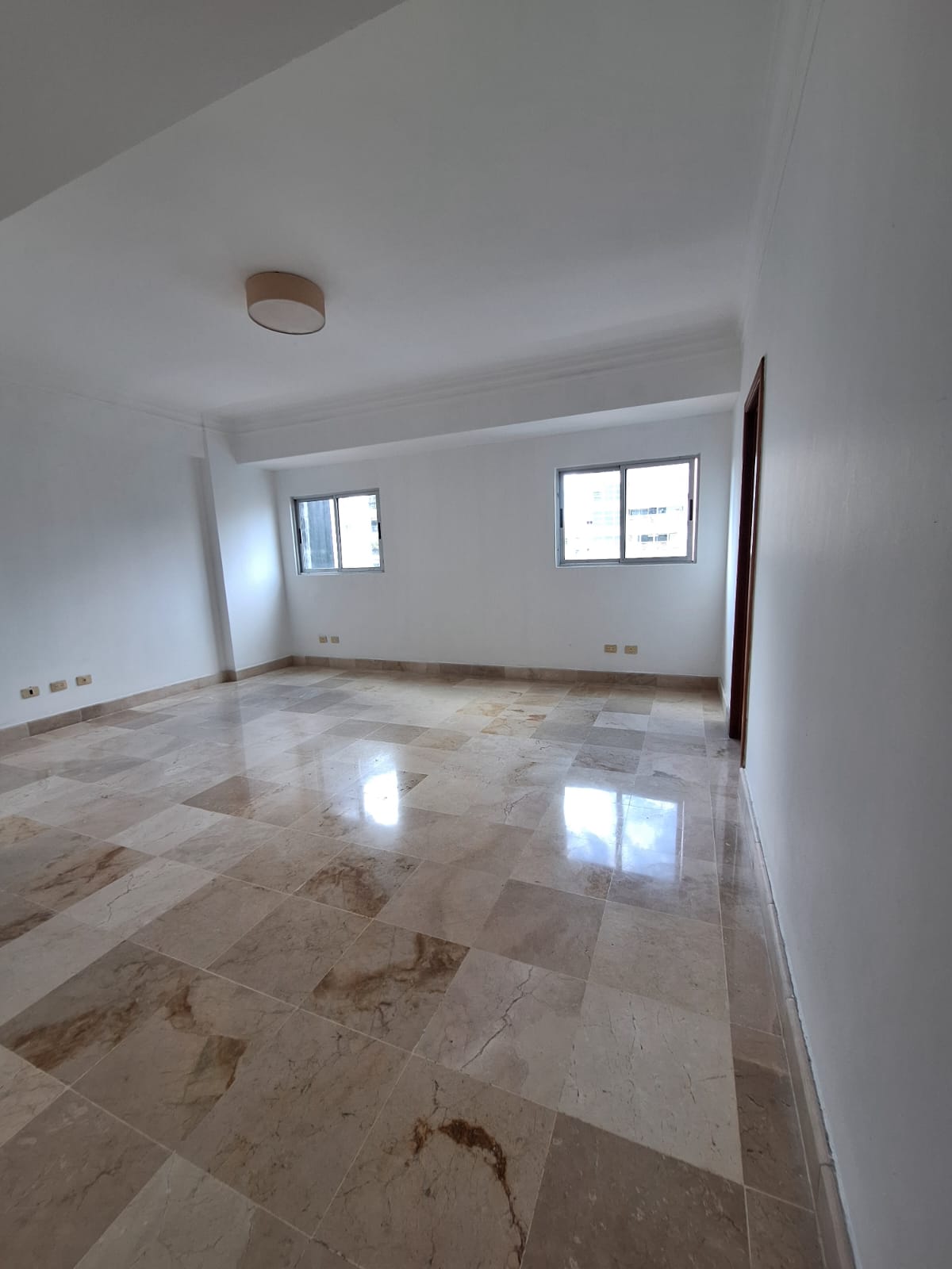 apartamentos - Rento apartamento en piantini piso en marmol 3