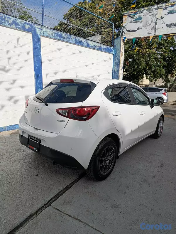 carros - MAZDA DEMIO 2020 10