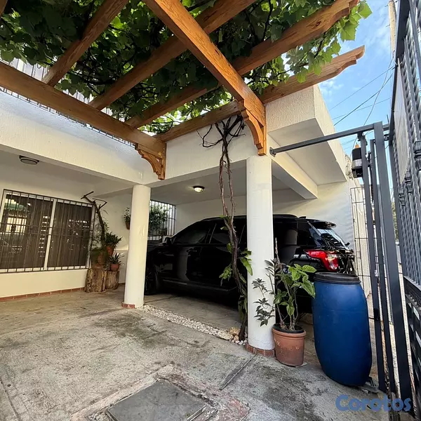 casas - casa en venta en la ind. entre Ind y José contreras RD 13,500 7