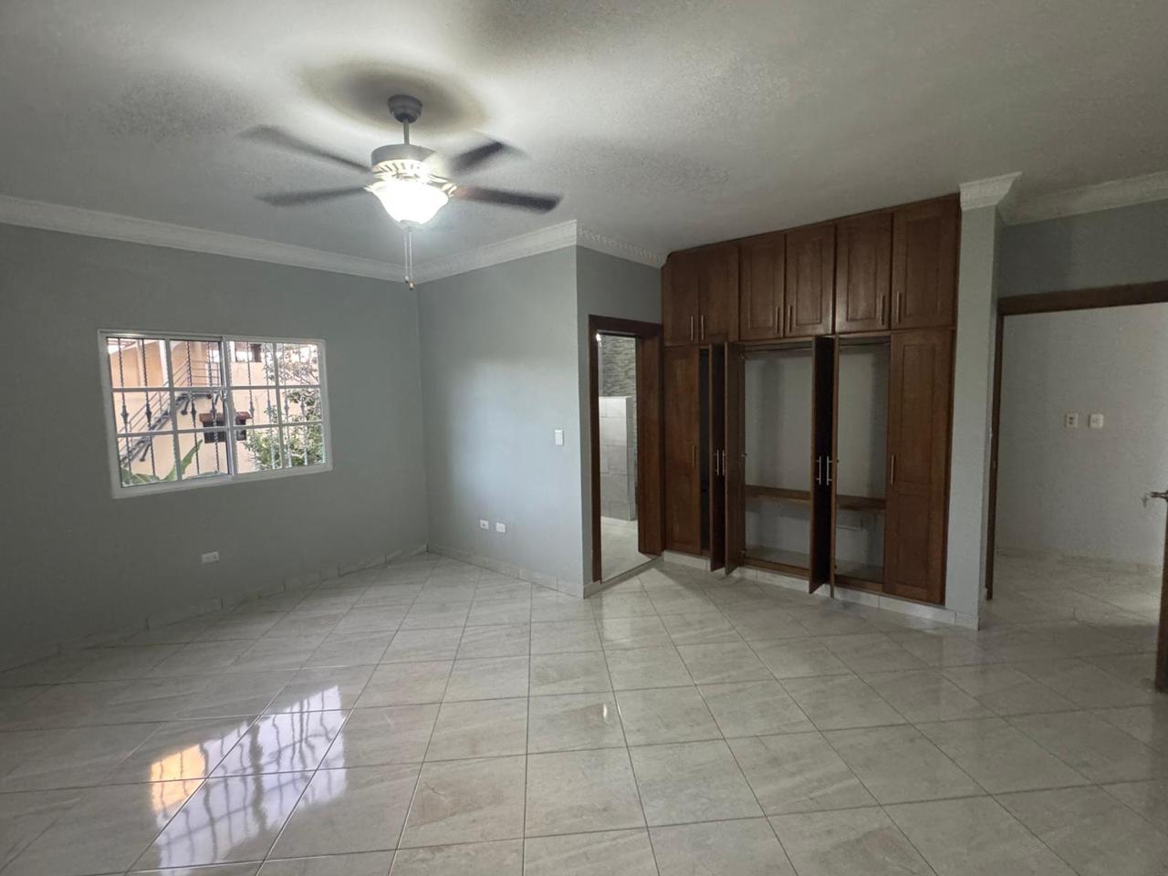 apartamentos - Espacioso apartamento en segundo nivel con buena ubicación cerca de todo  5