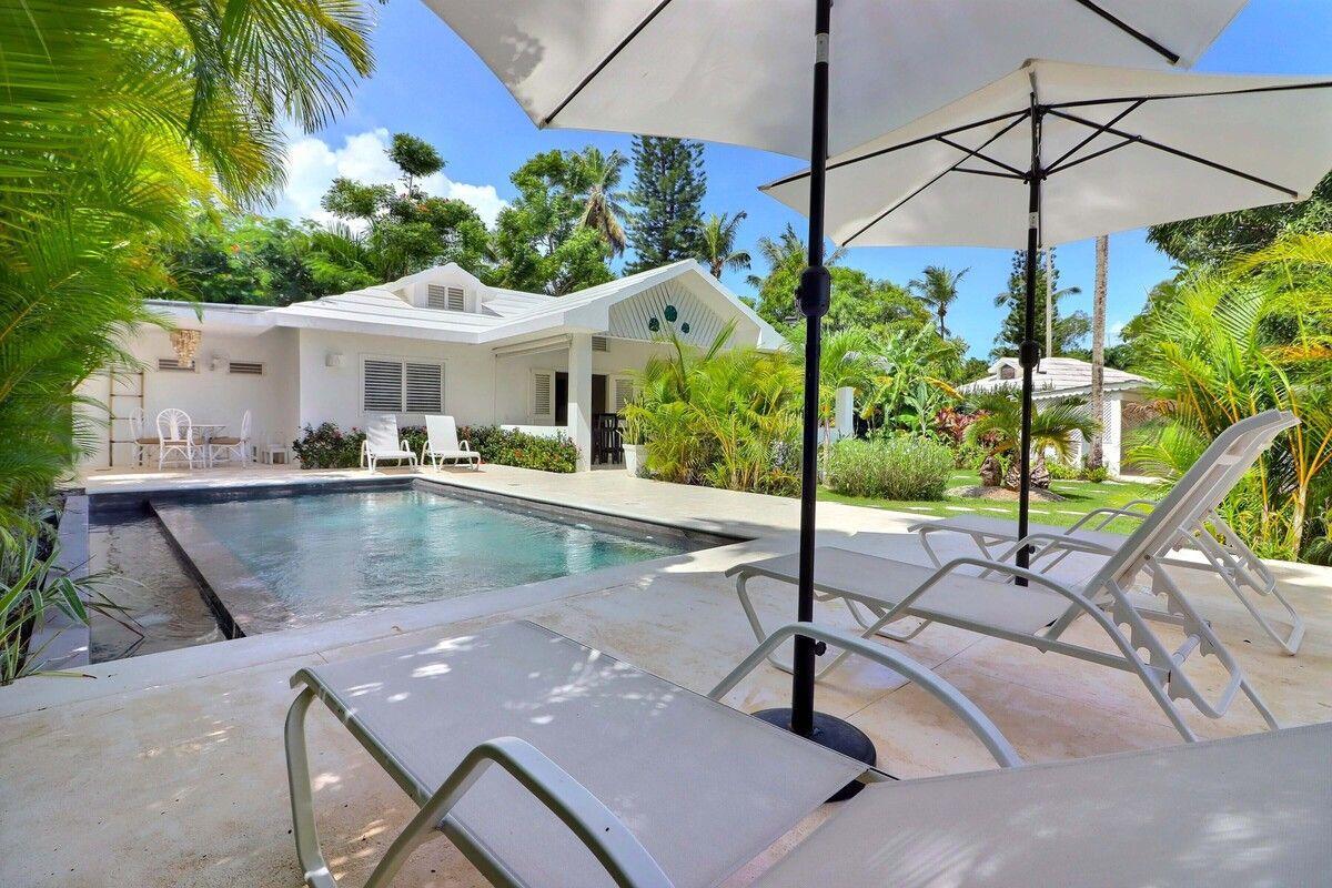 casas - Se Vende Casa con piscina Residencial cerrado, Las Terrenas 0