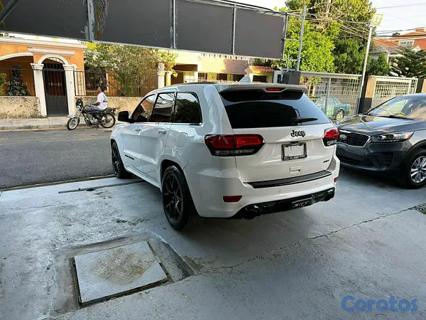 jeepetas y camionetas - Jeep Grand Cherokee SRT  5