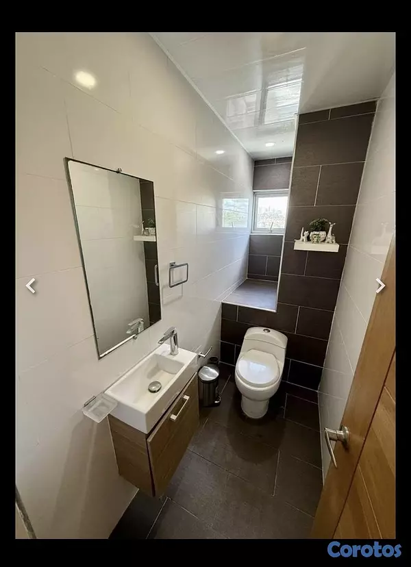apartamentos - APARTAMENTO AMUEBLADO 
US$ 2,300 3 Habitaciones exclusivo sector de La Julia. 10