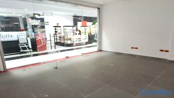 oficinas y locales comerciales - Local Comercial en Alquiler en Plaza Internacional – 86 m² en Área de Comida 9