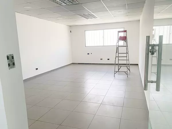 solares y terrenos - Local en el mirador centrico 2
