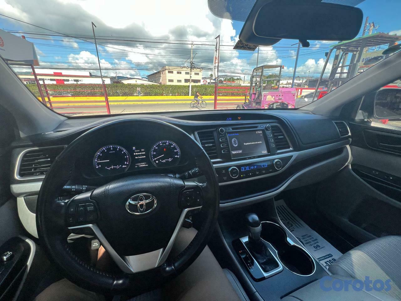 jeepetas y camionetas - VENDO TOYOTA HIGHLANDER 2027 4