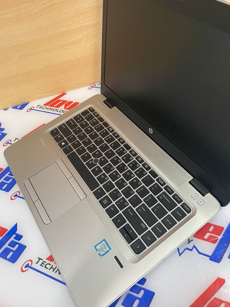 computadoras y laptops - LAPTOP HP ELITEBOOK 840 G3 i7-6600U 2.6GHZ 8GB DDR4 256GB SSD 14''    