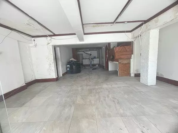 oficinas y locales comerciales - Alquiler local en Evaristo morales  3