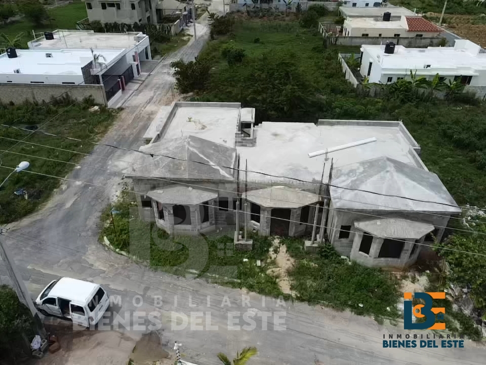 casas - SE VENDE CASA EN CONSTRUCCION de Oportunidad. 0