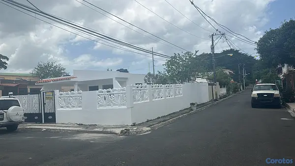 solares y terrenos - Vendo casa de esquina en redencial  1