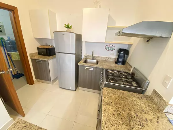 apartamentos - Apartamento en Alquiler Amueblado PARAÍSO USD 950. 3