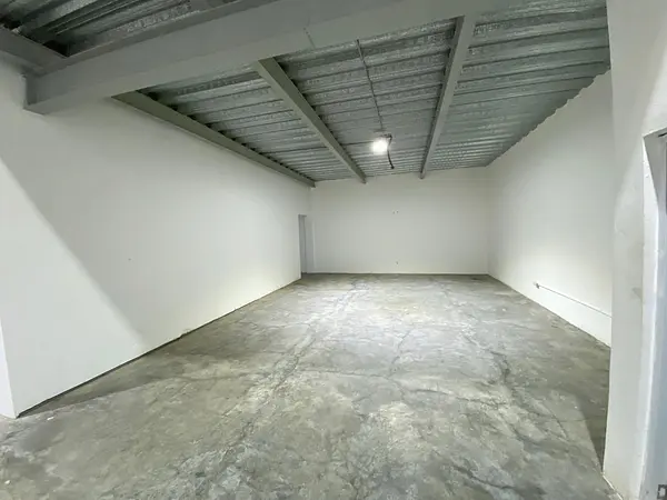 oficinas y locales comerciales - Venta de Nave céntrica y comercial  7