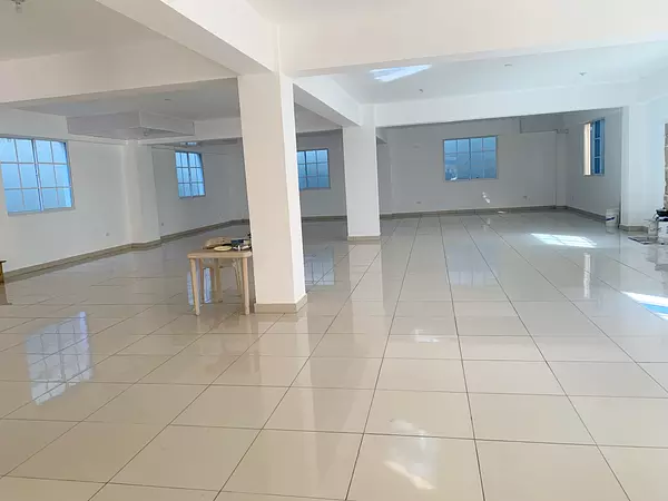 oficinas y locales comerciales - Local primer nivel abierto 3