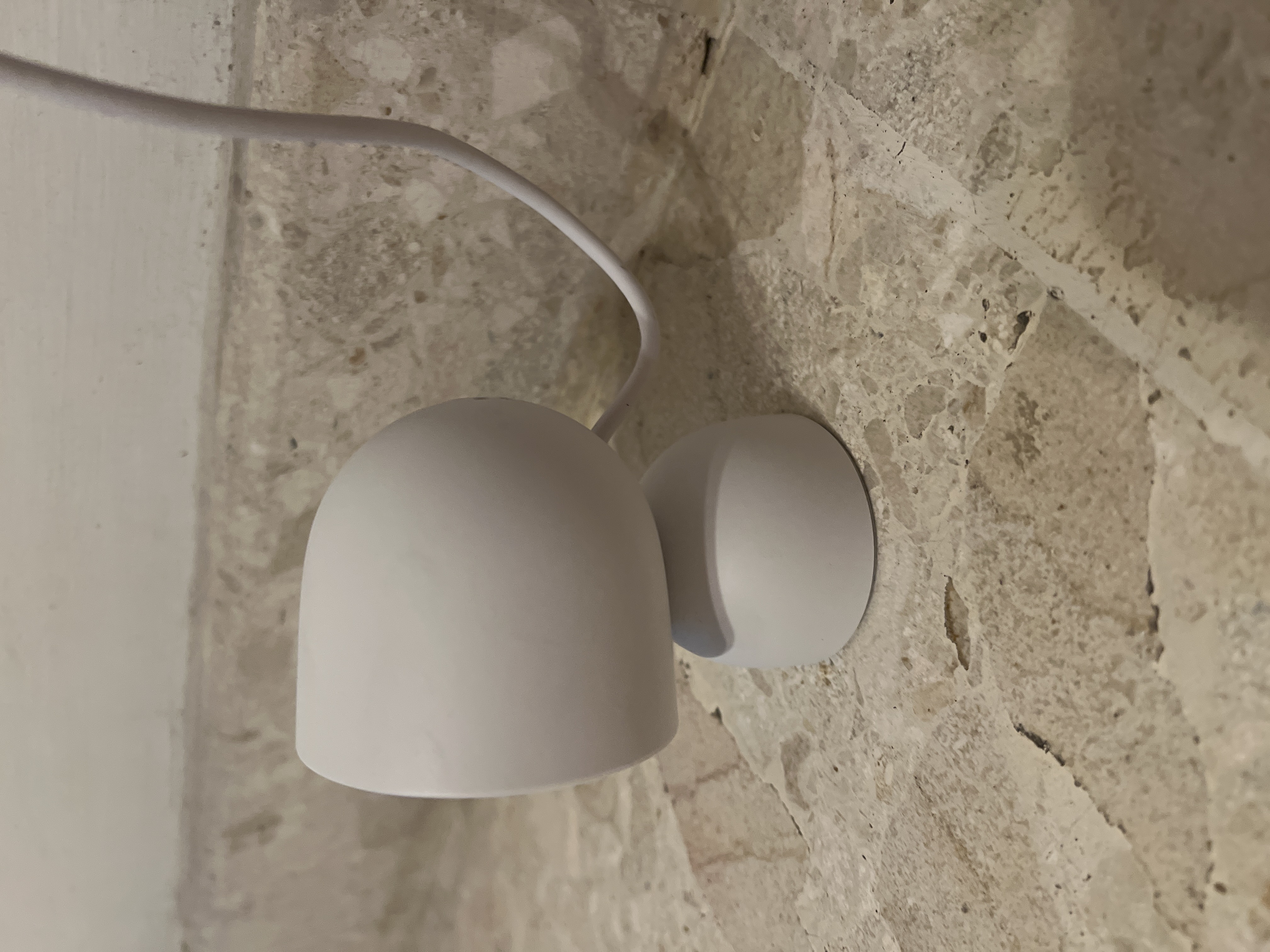 camaras y audio - Camara Nest, 1080P, tiene vision nocturna. Requiere conexion con cable de red 2