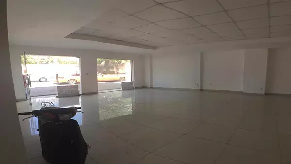 oficinas y locales comerciales - Local Comercial en Venta en ZONA COLONIAL 9