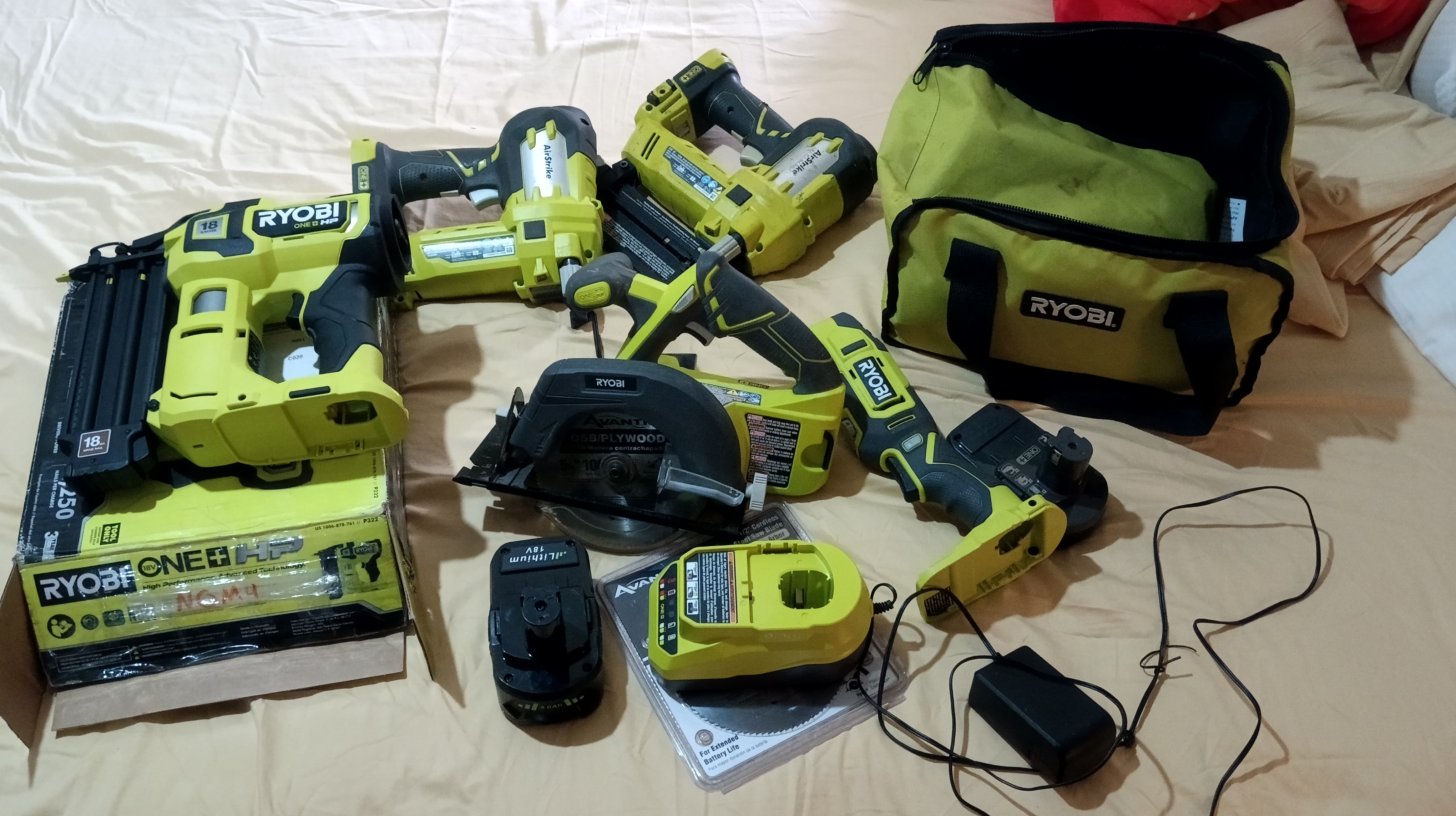 otros electronicos - Vendo herramientas inalámbricas Ryobi 