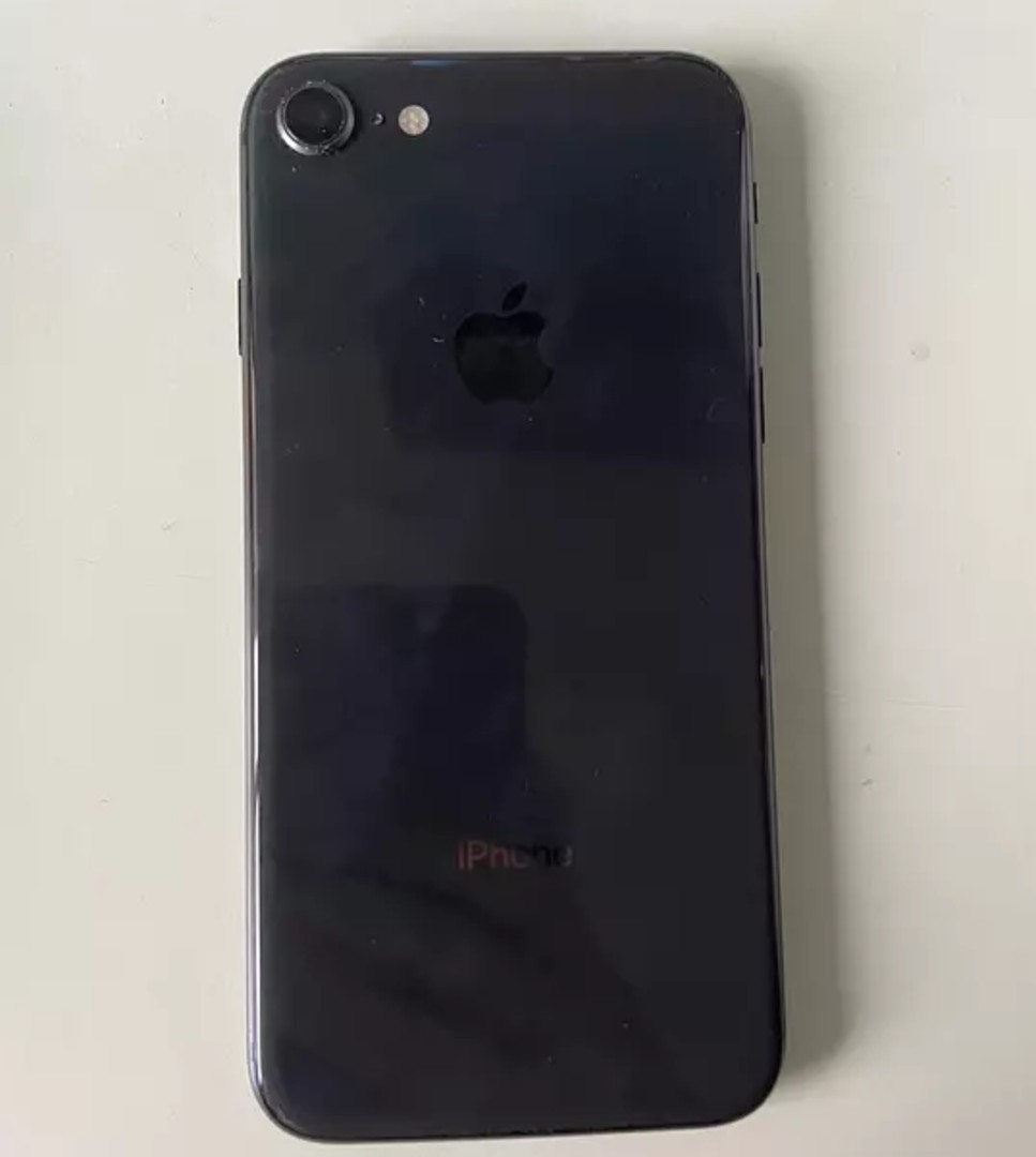 celulares y tabletas - iPhone 8 normal semi factory excelente estado  ($5,000 precio negociable) 1