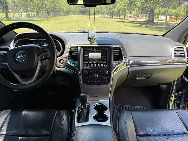 jeepetas y camionetas - JEEP GRAND CHEROKEE OVERLAND 2016 DIESEL 8