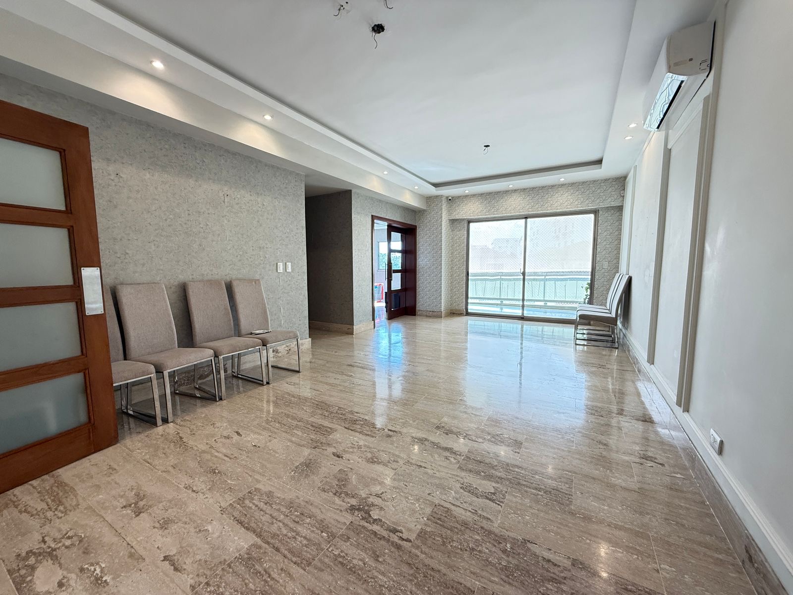 apartamentos - Vendo en el millón dos hab más estudio 2.5 baños  0