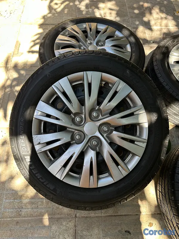 repuestos - Aros de hierro de 5 hoyos con gomas Michelin 2