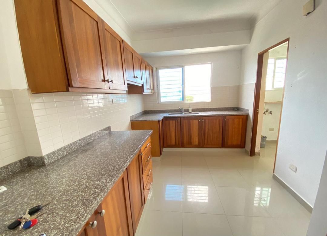 apartamentos - Amplio apto en Evaristo Morales 6