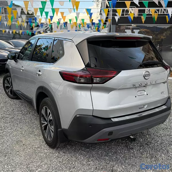 jeepetas y camionetas - NISSAN ROGUÉ SV 2022 7