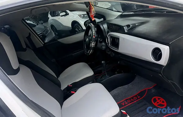 carros - Toyota vitz 2014 9